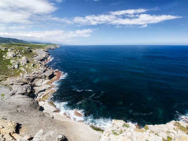 Rutas acantilados de San Vicente dirigidas por Naturea Cantabria