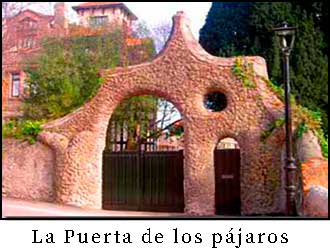 Puerta de los pajaros Comillas de Antonio Gaudi