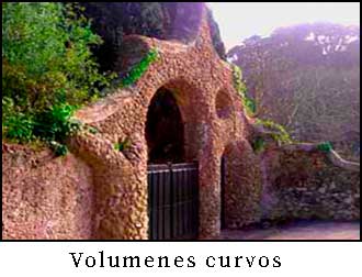 Puerta de los pajaros Comillas