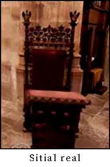 Mobiliario de Antonio Gaudi en la Capilla-Panteon de Comillas